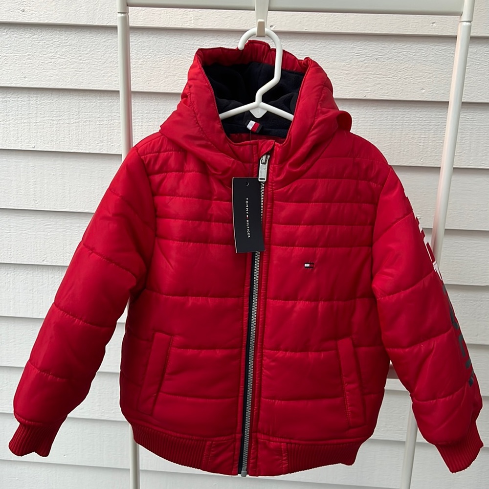 Tommy Hilfiger boys puffer jacket. Size 5.